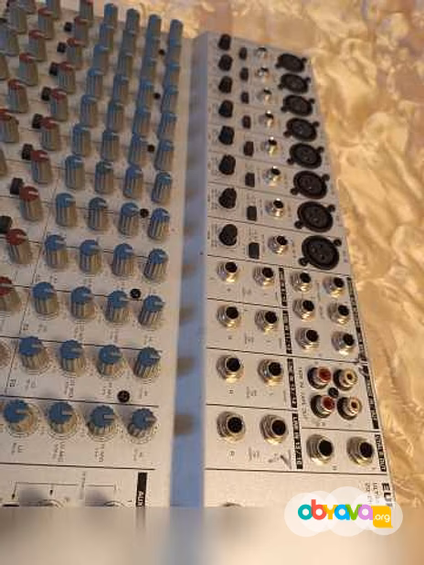 Behringer eurorack mx 2004a 