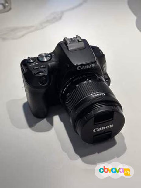 Продам: Canon EOS 250D + объектив 18-55 IS STM