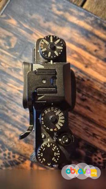 Продам: фотоаппарат Fujifilm x-t2 + объектив