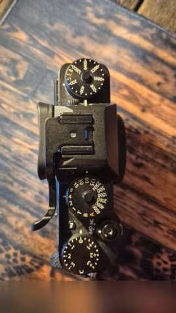 Продам: фотоаппарат Fujifilm x-t2 + объектив