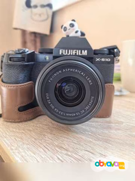 Продам: фотоаппарат Fujifilm X-S10 + 3 объектива