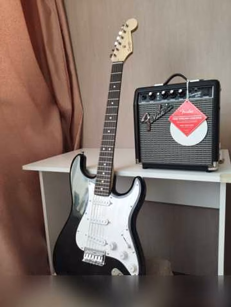 Продам: электрогитара FENDER SQUIER MM STRAT PAC