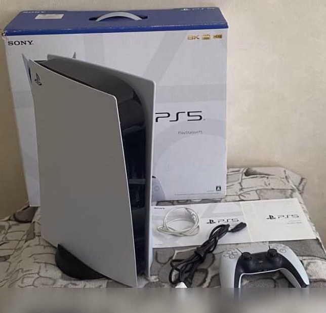 Продам: Sony PlayStation 5/Отличное сост/