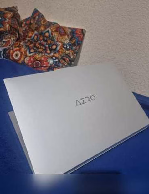 Продам: Gigabyte Aero 16 XE4