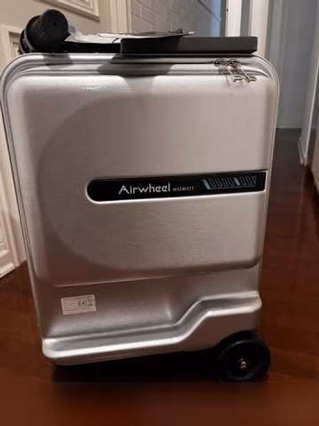 Продам: моторизованный чемодан Airwheel SE3miniT