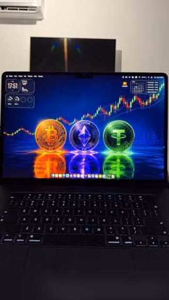 Продам: Macbook Air 15 M5