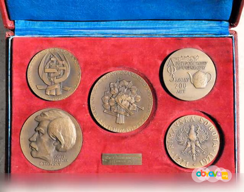 Продам: набор из 4-х настольных медалей. 1971 г в Санкт-Петербурге
