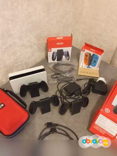 Продам: Nintendo Switch oled