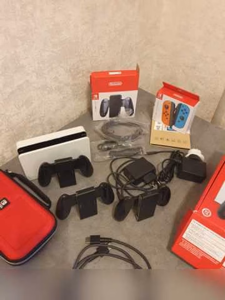 Продам: Nintendo Switch oled