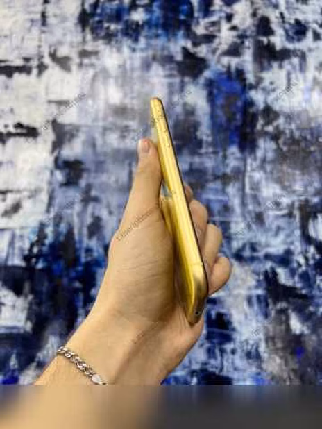 Продам: смартфон Apple iPhone XR 128Gb Yellow