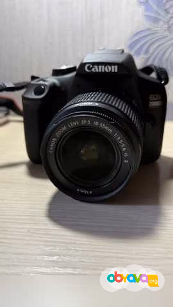 Продам: фотоаппарат canon eos 2000d