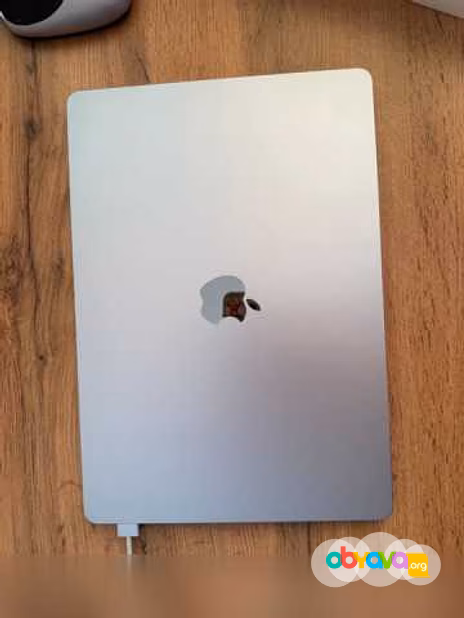 Продам: MacBook Air 15