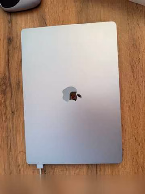 Продам: MacBook Air 15