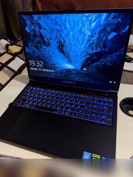Продам: игровой Ноутбук gigabyte G6 Black (kf-g3kz853sd)