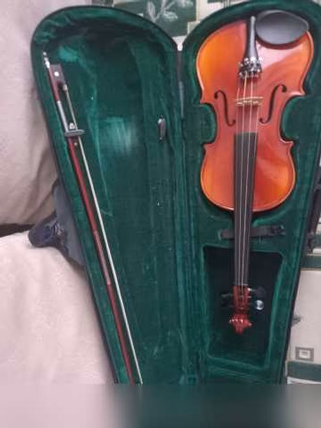 Продам: скрипка 1/2 в Красноярске