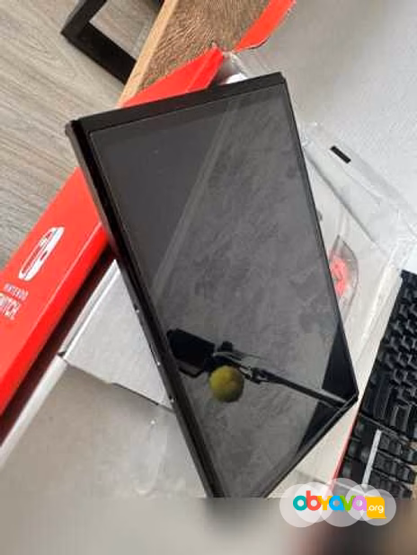 Продам: Nintendo Switch oled