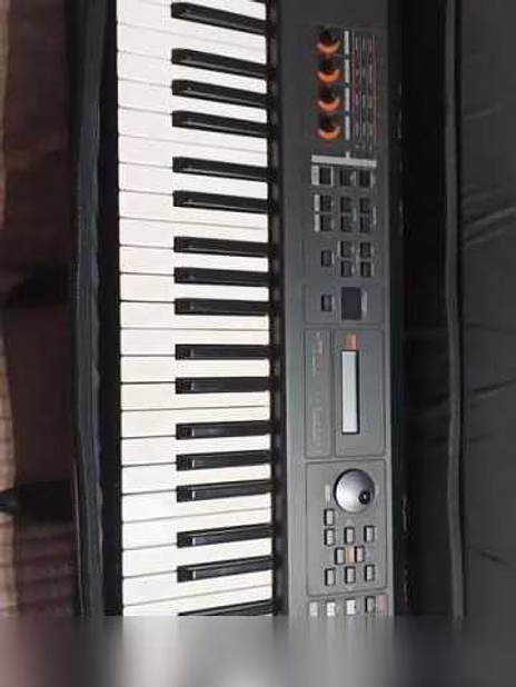 Продам: синтезатор MX 61