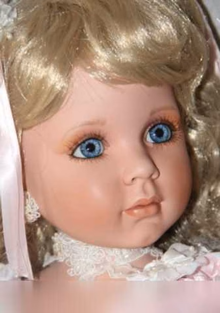 Продам: большая фарфоровая кукла Donna Rubert Са