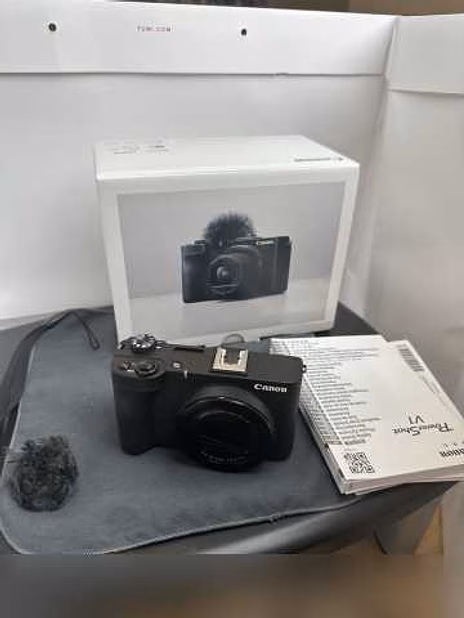 Camera Canon PowerShot V1 22.3MP 4K Digital Camera 