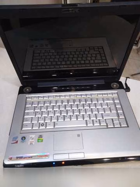 Продам: ноутбук Toshiba Satellite A200-1AE в Москве