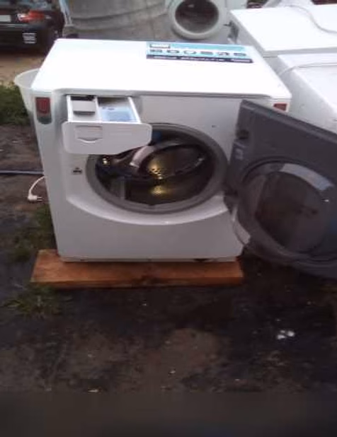 Стиральную машину Ariston Hotpoint Ariston Q 70 F 05 Cis 
