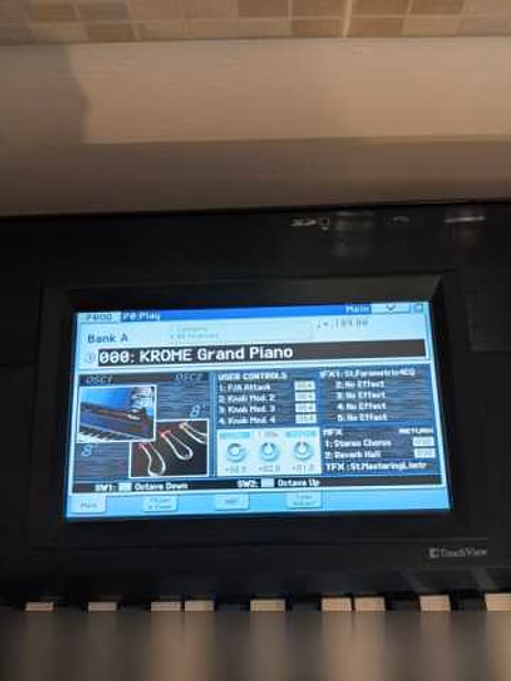 Продам: синтезатор Korg Krome 61