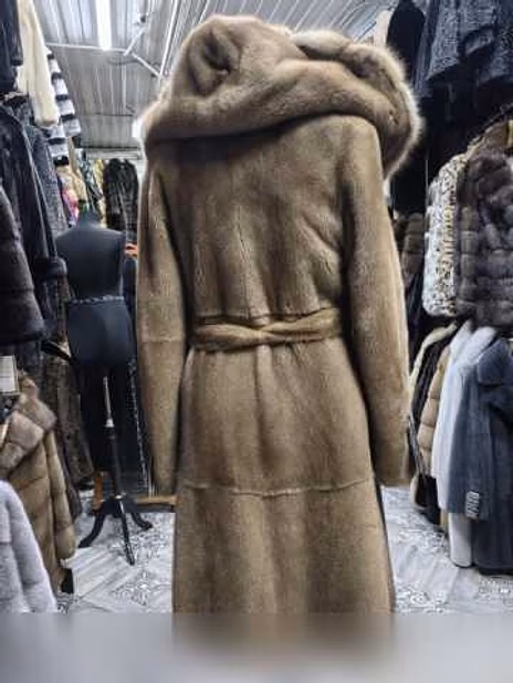 Продам: шуба новая норка с соболем Manoli