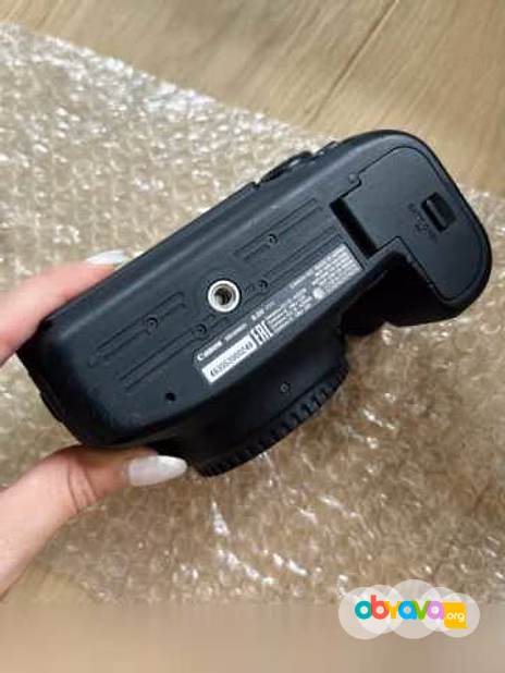 Продам: Canon EOS 6d Mark ii body