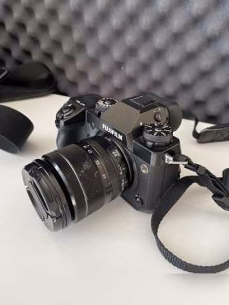 Продам: Fujifilm X-h1 объектив Fuifilm xf 18-55m m 12.8-4