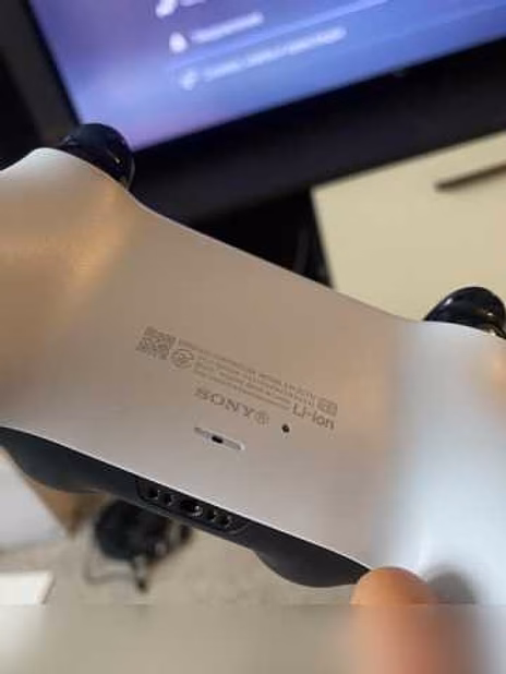 Продам: PlayStation 5 slim новая