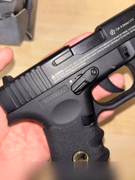 Продам: пневматический пистолет Glock 17 Borner Glock 17 в Симферополе