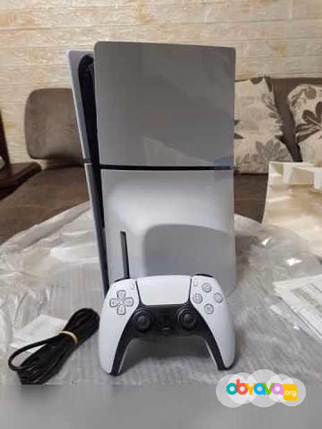 Продам: Sony playstation 5 slim 1TB новая