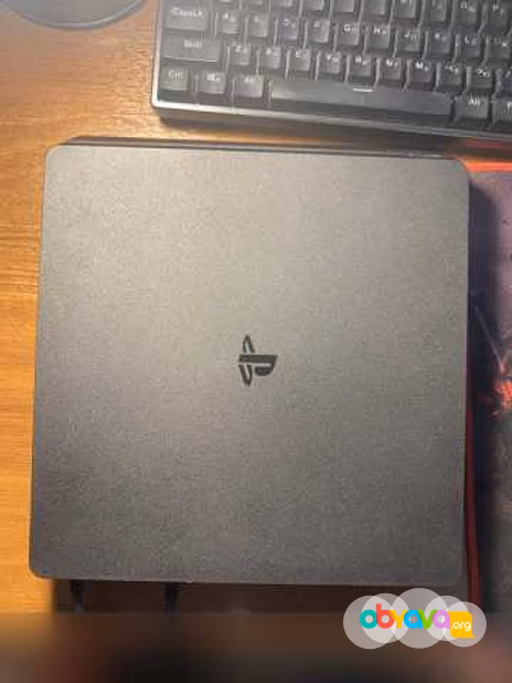 Продам: PS4 slim 1tb игровая приставка