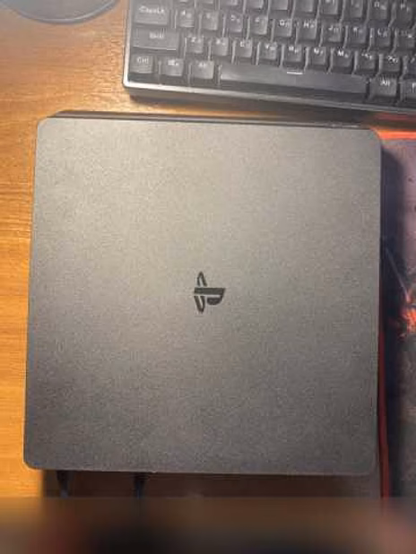 Продам: PS4 slim 1tb игровая приставка