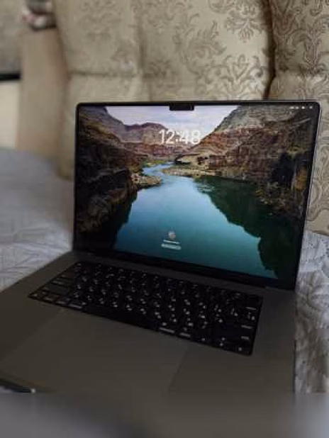 Продам: Macbook Pro 16 M1 512