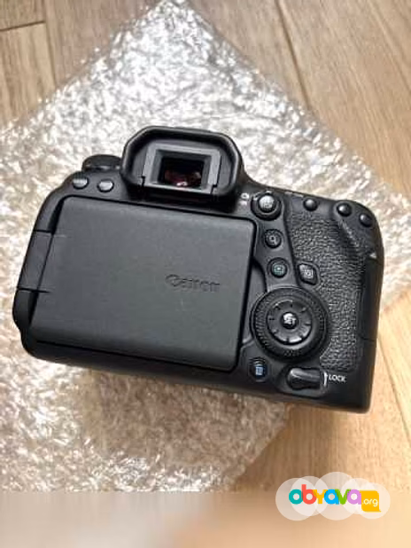 Продам: Canon EOS 6d Mark ii body