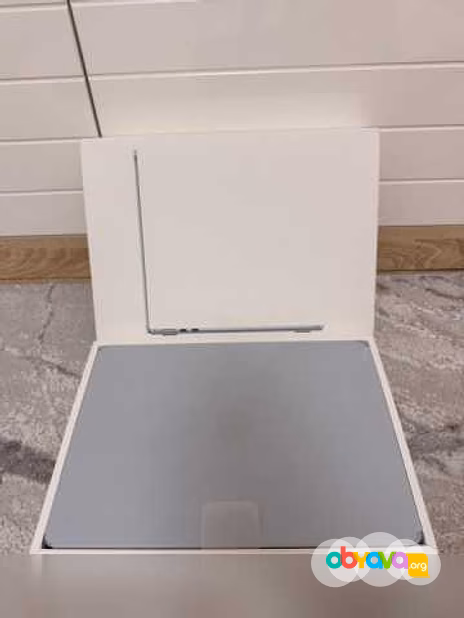 Продам: Apple MacBook Air 13 m4 16/256