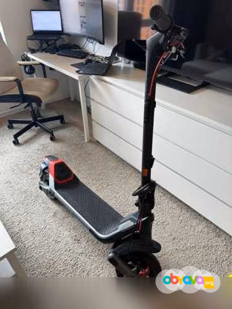 Продам: электросамокат Segway Ninebot KickScoote