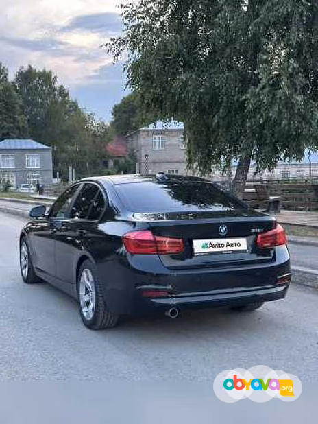 Легковой автомобиль BMW 318i 