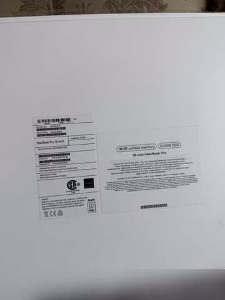 Продам: Macbook Pro 16 M1 512