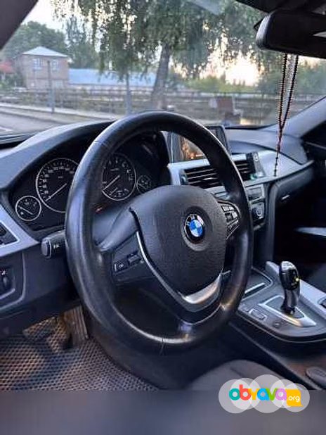 Легковой автомобиль BMW 318i 