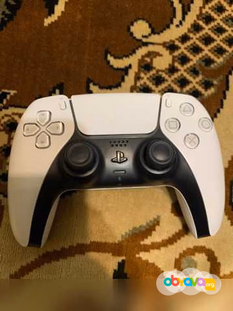 Продам: Sony Playstation 5 с дисководом