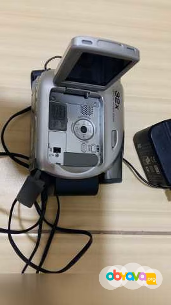 Продам: видеокамеру JVC GR-D350ER в Сыктывкаре