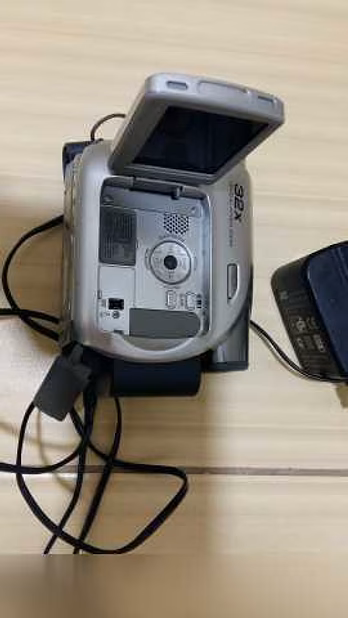 Продам: видеокамеру JVC GR-D350ER в Сыктывкаре