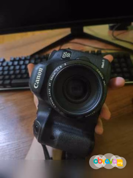 Продам: Canon 5D Mark iii