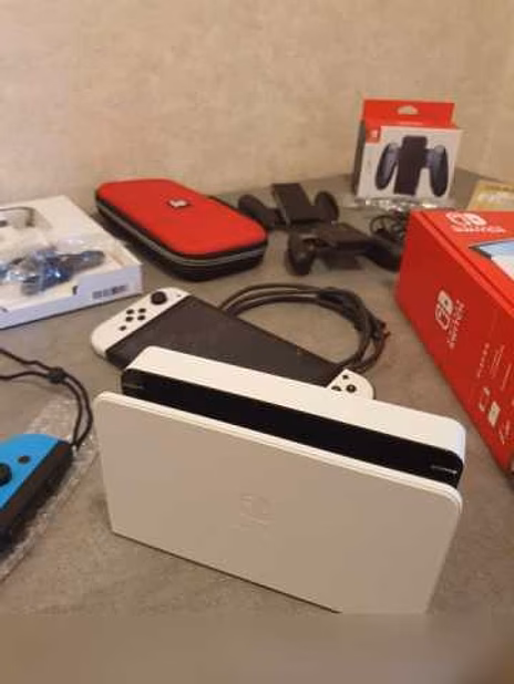 Продам: Nintendo Switch oled