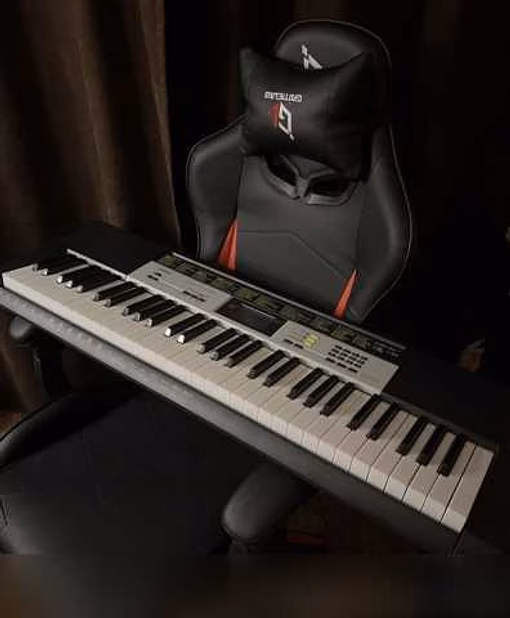 Продам: синтезатор casio LK-135 в Челябинске