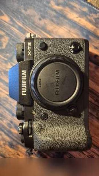 Продам: фотоаппарат Fujifilm x-t2 + объектив