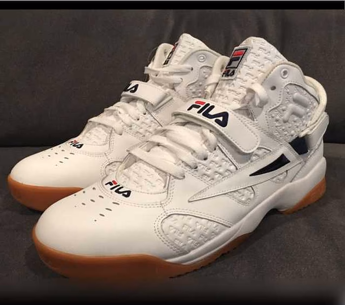 Продам: кроссовки FILA в Омске
