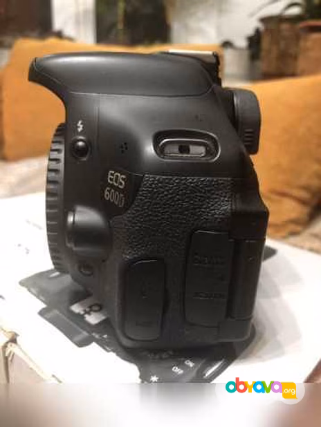 Продам: фотоаппарат Canon EOS 600D